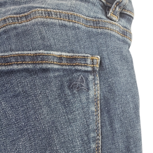 COPY - DL1961 Emma Power Legging Westwood Distressed Jeans - Picture 12 of 12